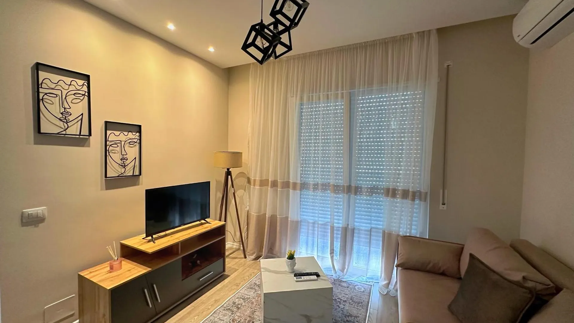 Apartament Univers City Near Tirana Airport Albania